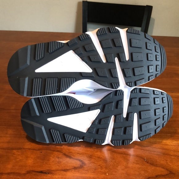 Nike Air Huarache Womens Shoes DH4439 106 - Picture 5 of 5